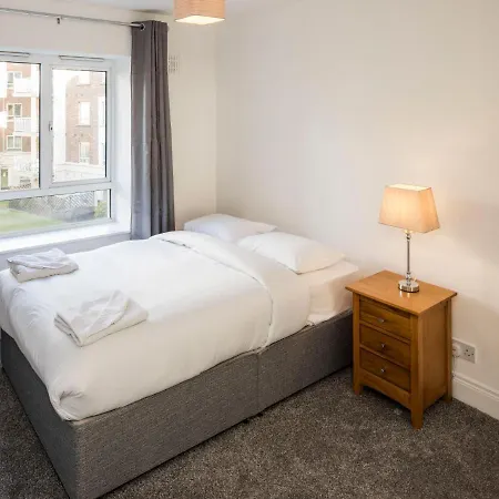 The Berkley-2 Apartman